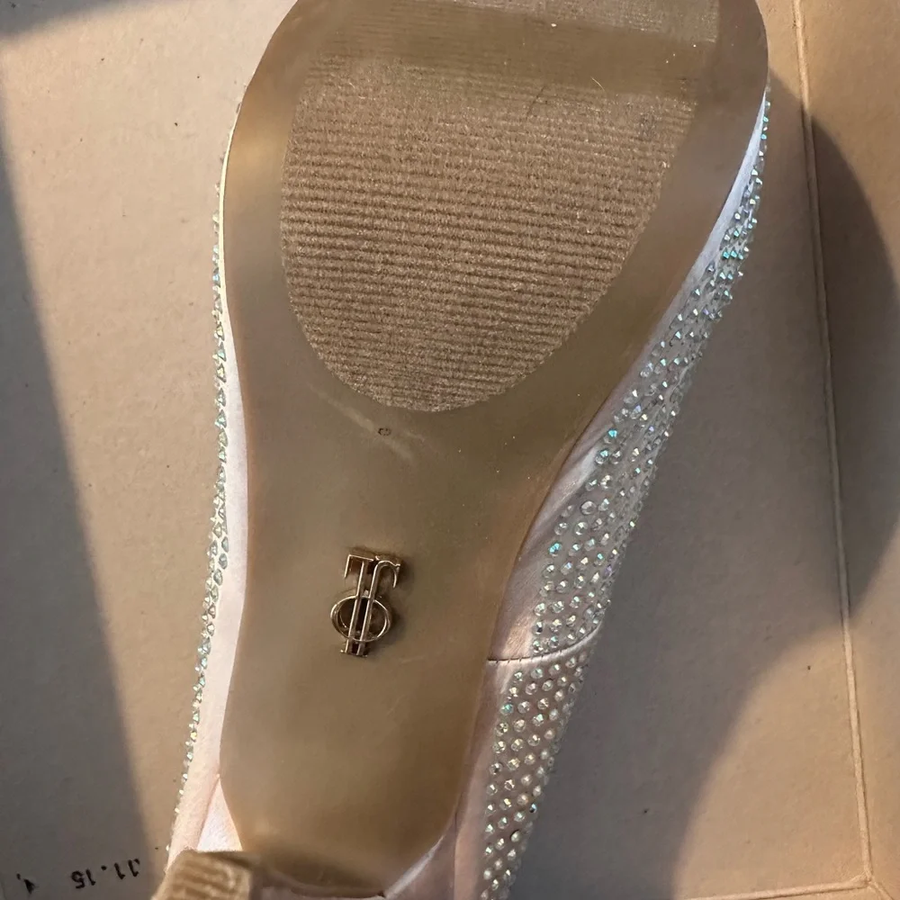 Jennifer Lopez Sparkling Cream Peep-Toe Heels - Picture 3 of 4